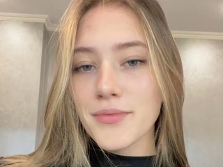 ElizabethDebicki's Picture